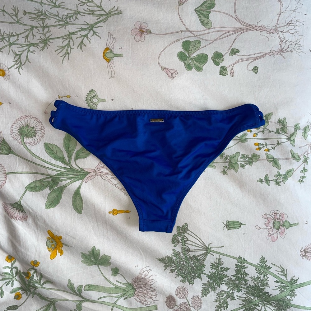 Bikini Bottom - Picture 2 of 2